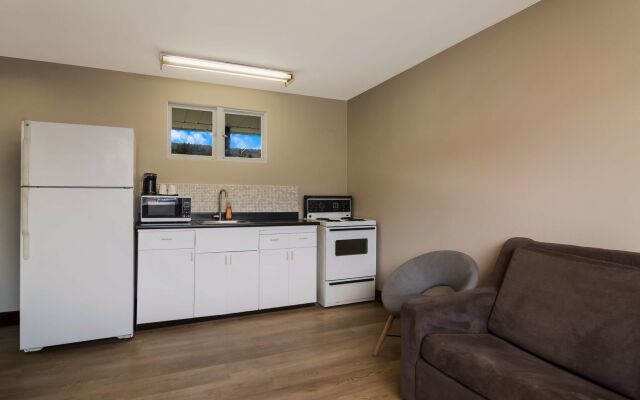 Canadas Best Value Inn & Suites Kamloops