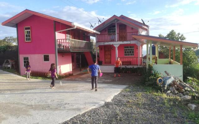 Strawberry Rest House Mesilou Kundasang