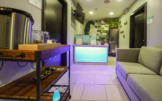 Comfort Inn & Suites Tobago