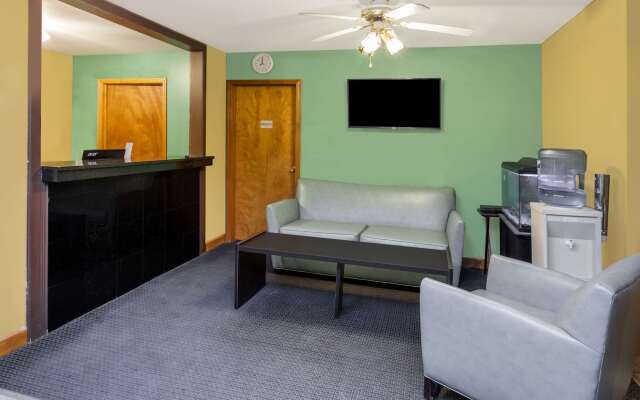Super 8 by Wyndham Stevensville/St. Joseph