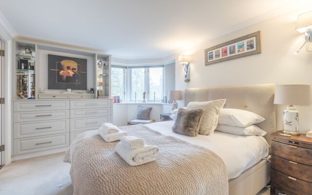 Stunning Riverside home in Battersea
