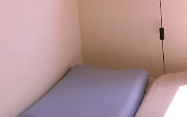 City Hut 1828 - Hostel