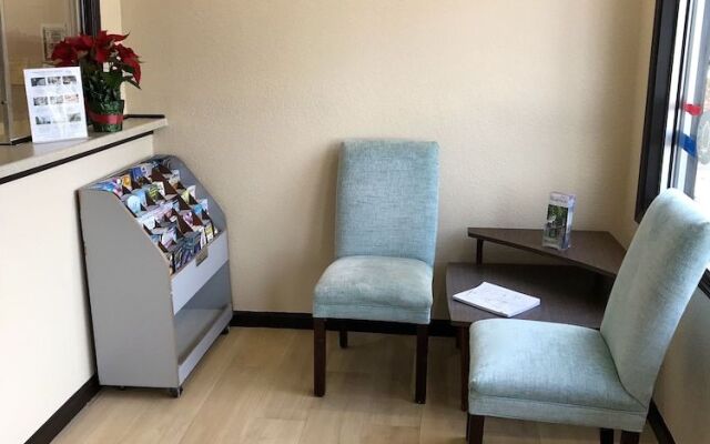 Whistling Pines - Daily & Extended Stay, Elizabeth City