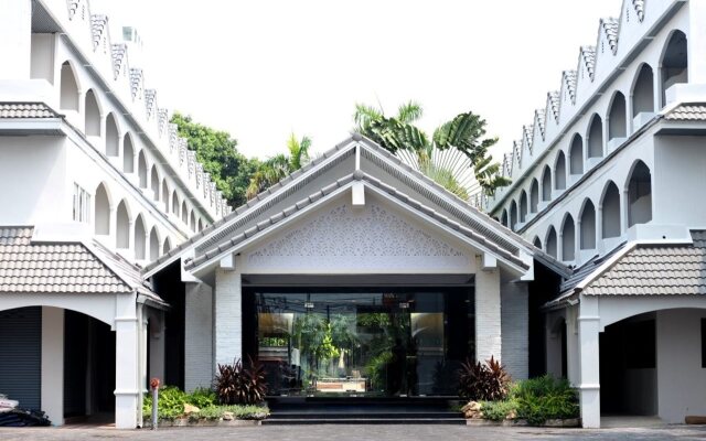 Pooh Beach Resort & Spa