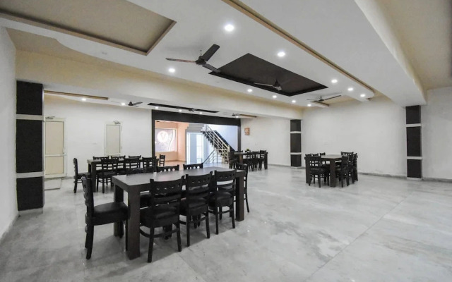 Hotel V Seven by OYO Rooms