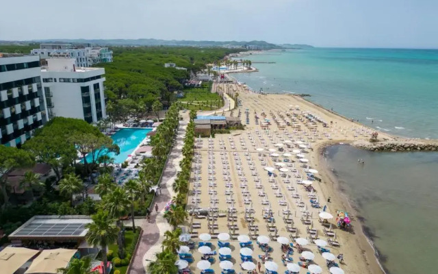 Kastrati Hotel