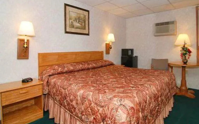 Quality Suites Alexander Inn