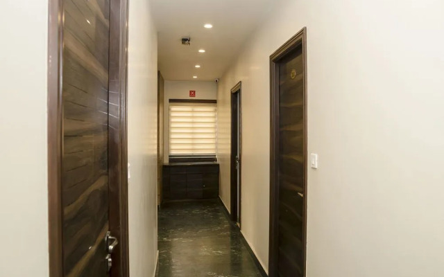 Oyo 8318 Near Railway Station