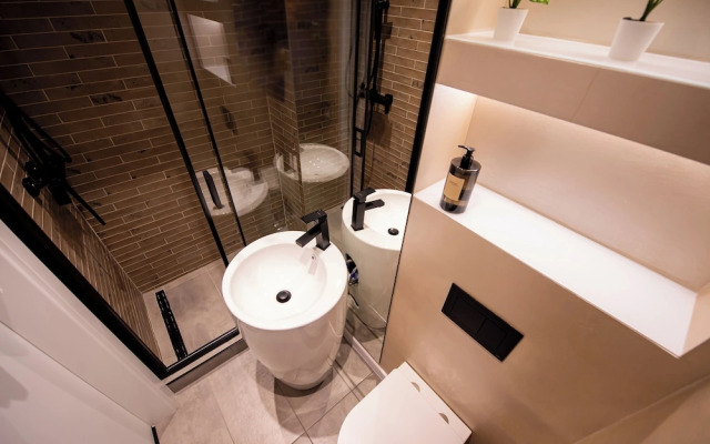Sakura - One Bedroom Apartment - Next to Victoria Avenue and Cismigiu Park
