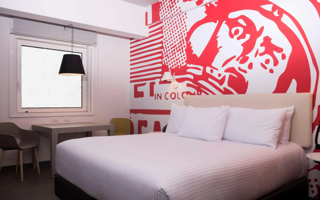 Radisson RED Miraflores