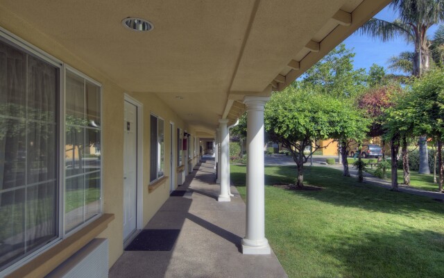 University Park Inn & Suites, an Ascend Collection Hotel