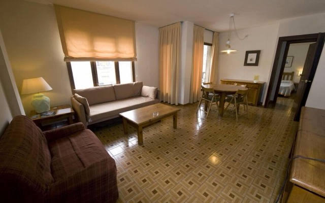 Apartamentos Pessets Adelaida