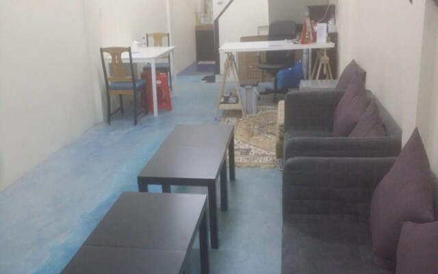 First Inn On Nut - Hostel