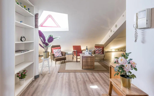 Guestready - Red Stripes