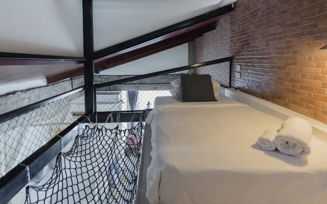 YOLO Bangkok Boutique Hotel