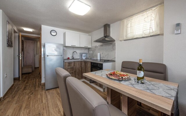 Stunning Apartment in Petrcane With Wifi and 1 Bedrooms