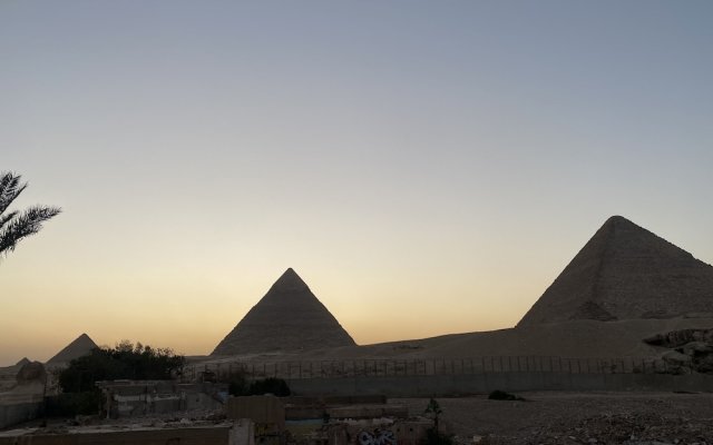 Pyramids lounge