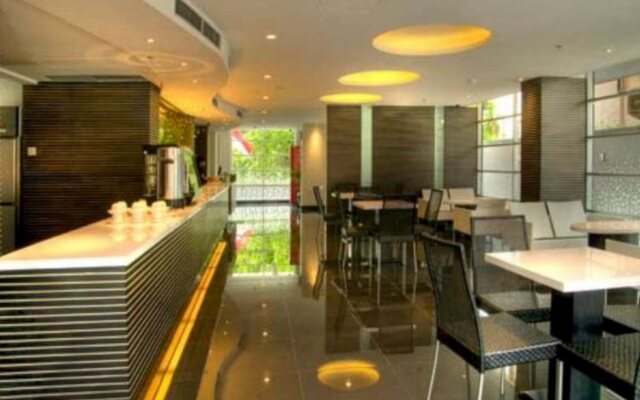 Studio One Hotel