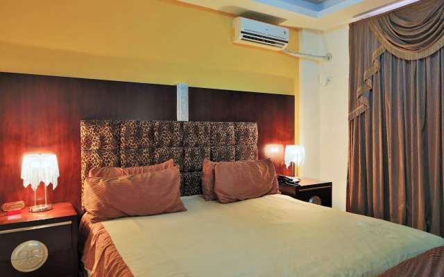 Ritz Roma Huambo