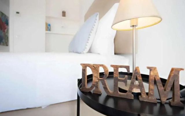 Faro Clara Suites