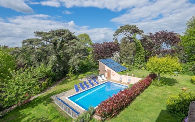 Luccombe Villa Holiday Apartments