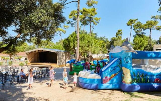 Superbe mobile-home 8 personnes - Camping 4*