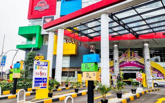 Modern and Comfort 2BR Bassura City Apartment