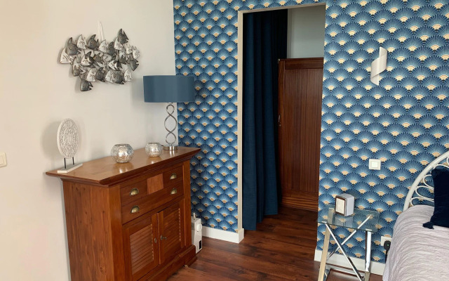 Duplex apartment in a prime seafront location, Treboul, Douarnenez