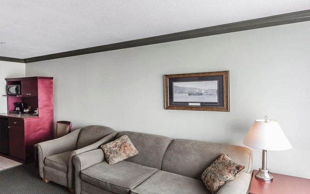 Velora Hinton, Ascend Hotel Collection