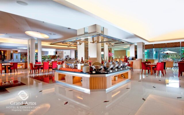 Grand Artos Aerowisata Hotel & Convention