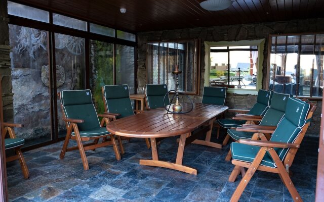 Red Rock Hotel