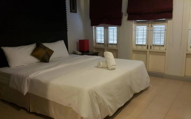 Patong Sino House