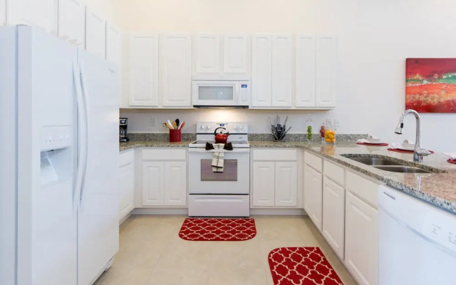 Beautiful 4 bedroom home close to Disney