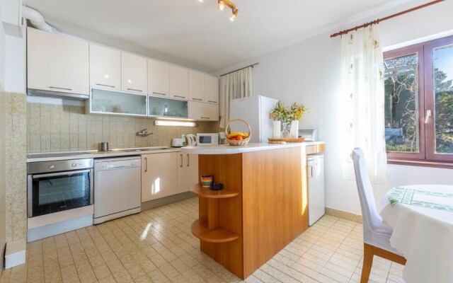 Stunning Home in Lokva Rogoznica With 4 Bedrooms and Wifi