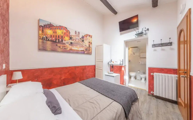 Room-small Double Room in History House