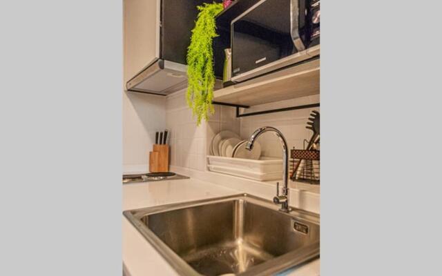 1BR Mountain/Pool View at Central festival mall.