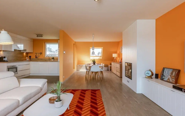 Huswell - Apartment With Sunny Terrace and Parking