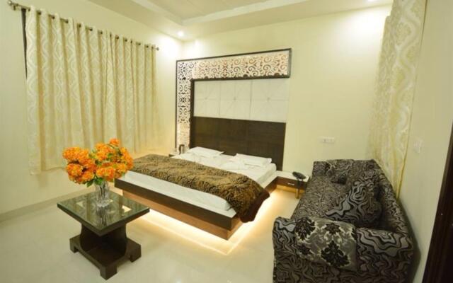 Capital O 9235 Hotel Nayyar
