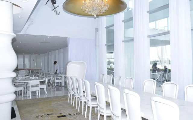Miami World Rental - Mondrian 608