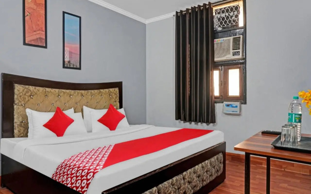 Oyo 92864 Silver Stone