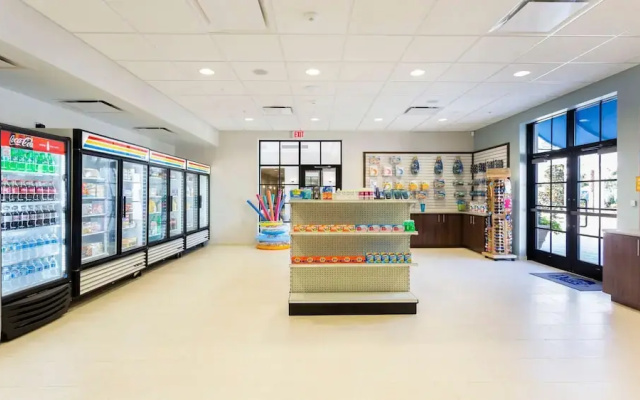 Family-friendly Oasis With Game Room & Pool