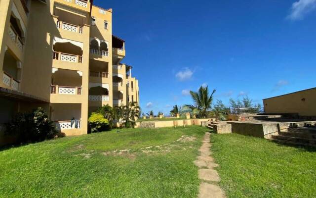 Lily Beachfront Apartments