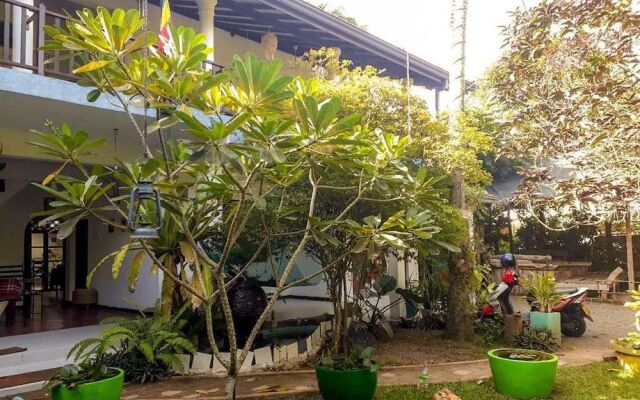 Unawatuna Hostel Honey Packers