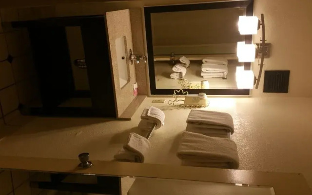 Rodeway Inn & Suites