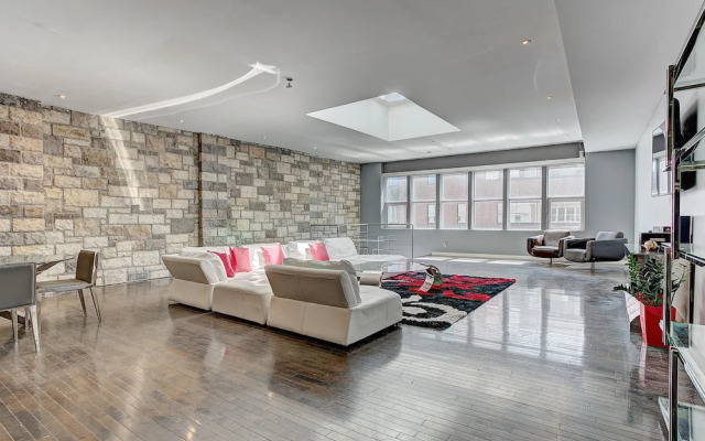 Destination Stays - LOFT HOUSE Quartier des Spectacles