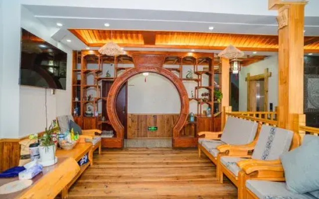 Dali Ershang Huakai Seaview Inn