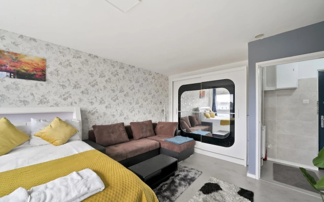Impeccable 1-bed Apartment in London