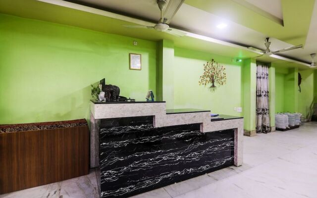 OYO 27675 Hotel Am Palace