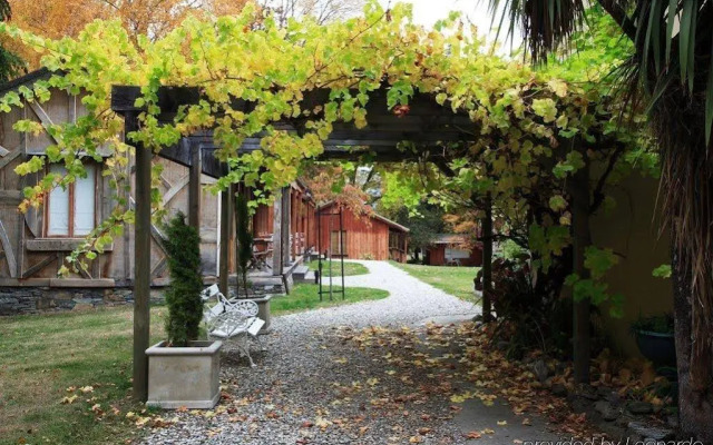 Minaret Lodge Luxury Bed & Breakfast