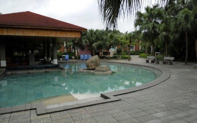 Golden Shuitai Hot Spring